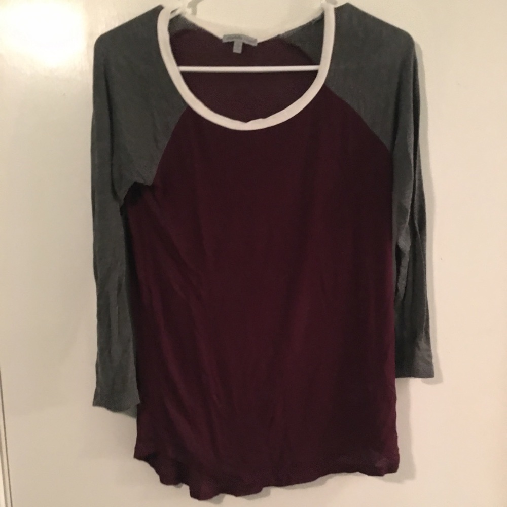 Mid length sleeve shirt